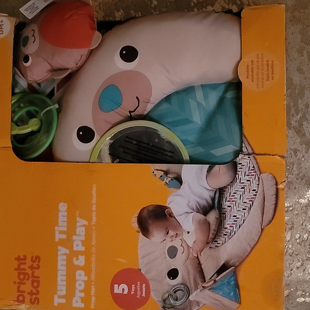 tummy time prop &play